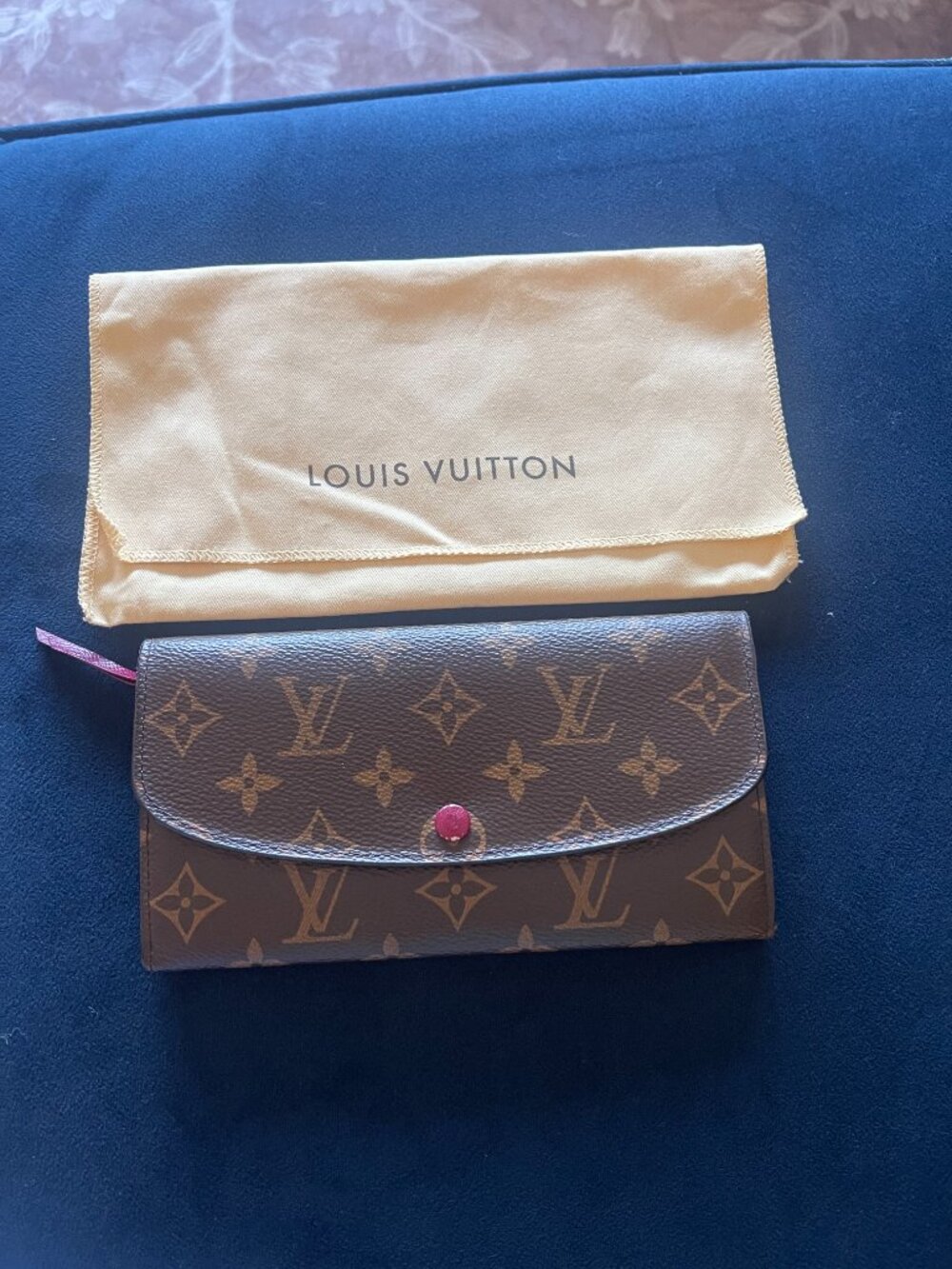 LV Wallet with Raspberry Button and Zipper Tag - Picture 6 of 6